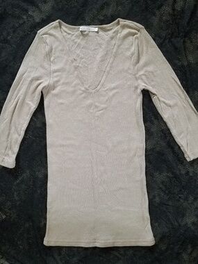 Michael Stars 3/4 sleeve V-neck top
